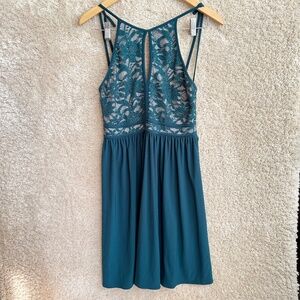 Morgan & Co. Dress with lace bodice sequins keyhole front Backless Size 5/6